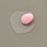 Glue eggs onto circle