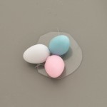 Glue eggs onto circle
