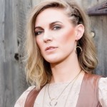 Short Circle Naja Necklace